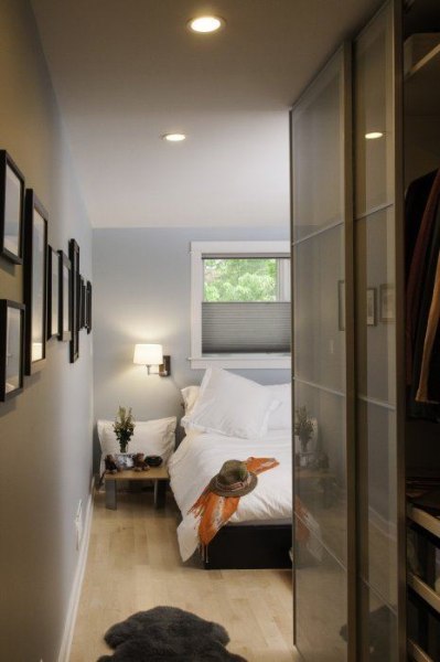 Mid-Century Split Level: Master bedroom 1
