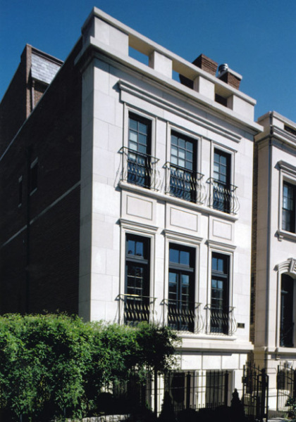 Chicago Greystone: Exterior