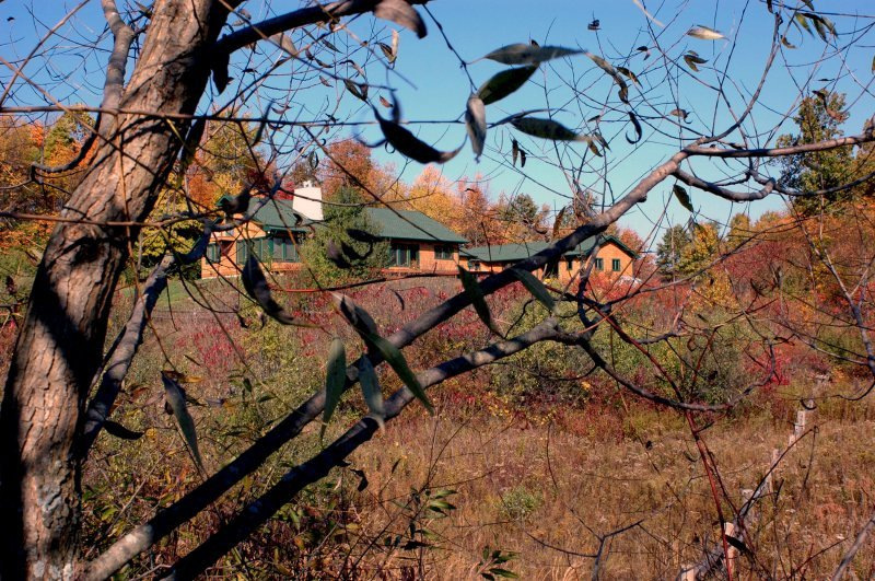 Duck Lake House : Site view