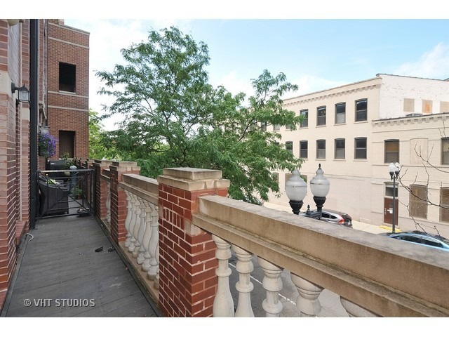 Second level balcony