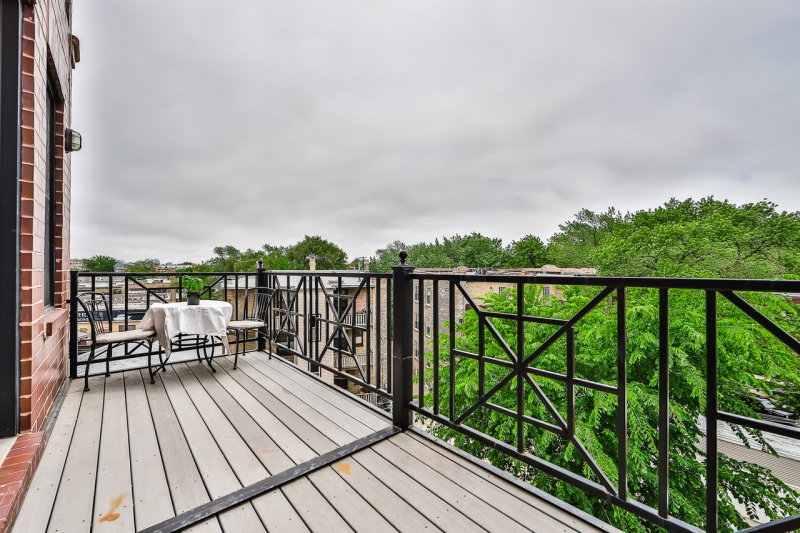 Rear balcony