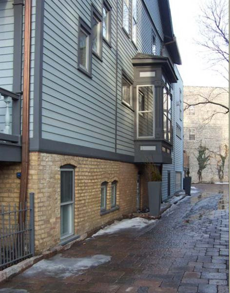 Lincoln Park Rehab: Side yard