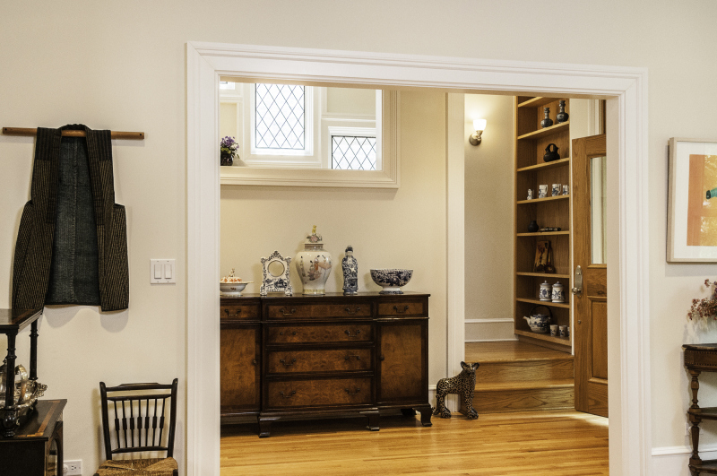 Lincoln Park Rehab: Front hall