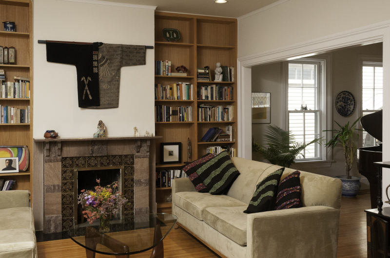Lincoln Park Rehab: Front room