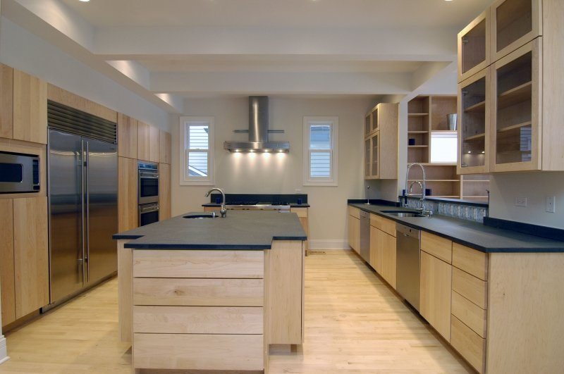 Lincoln Park Rehab: kitchen