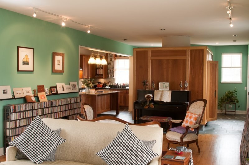 Teal House: Living room